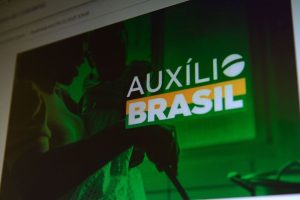beneficiarios-do-auxilio-brasil-podem-sacar-hoje-parcela-de-novembro