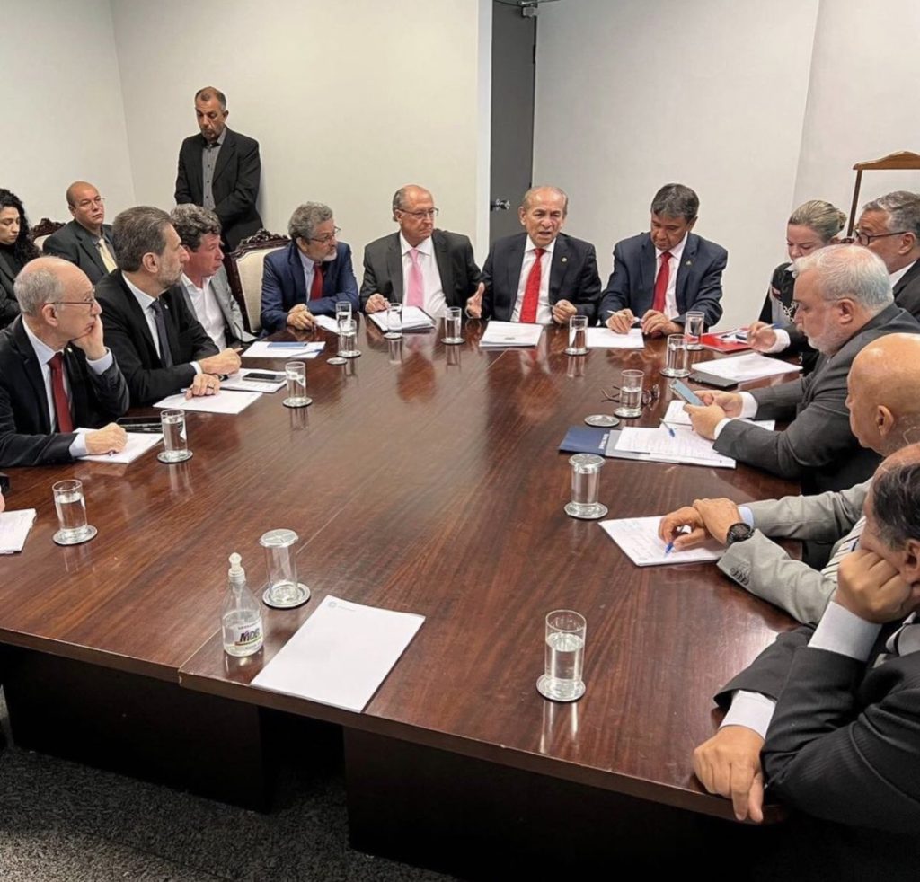 Transição propõe PEC para viabilizar propostas de campanha de Lula