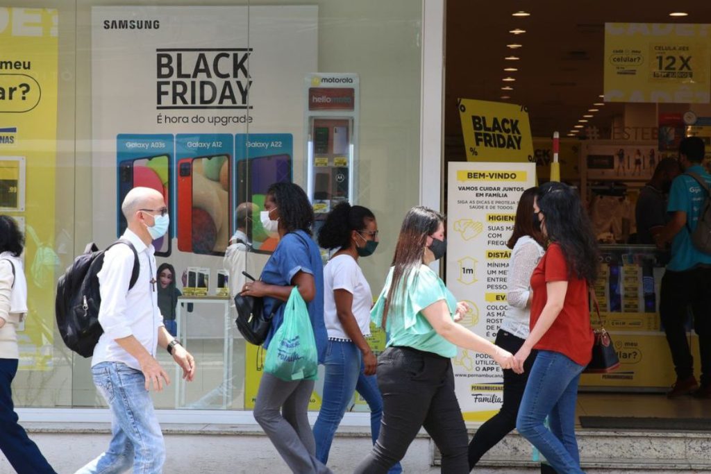Cartilha alerta consumidores para promoções no Black Friday
