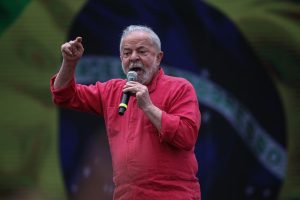 Lula faz enquete sobre volta do horário de verão