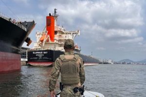 Operação da PF combate tráfico de drogas no Porto de Santos