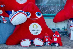 Produção de mascotes olímpicos gera desconforto na França