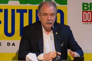 Lula anuncia Aloizio Mercadante como futuro presidente do BNDES