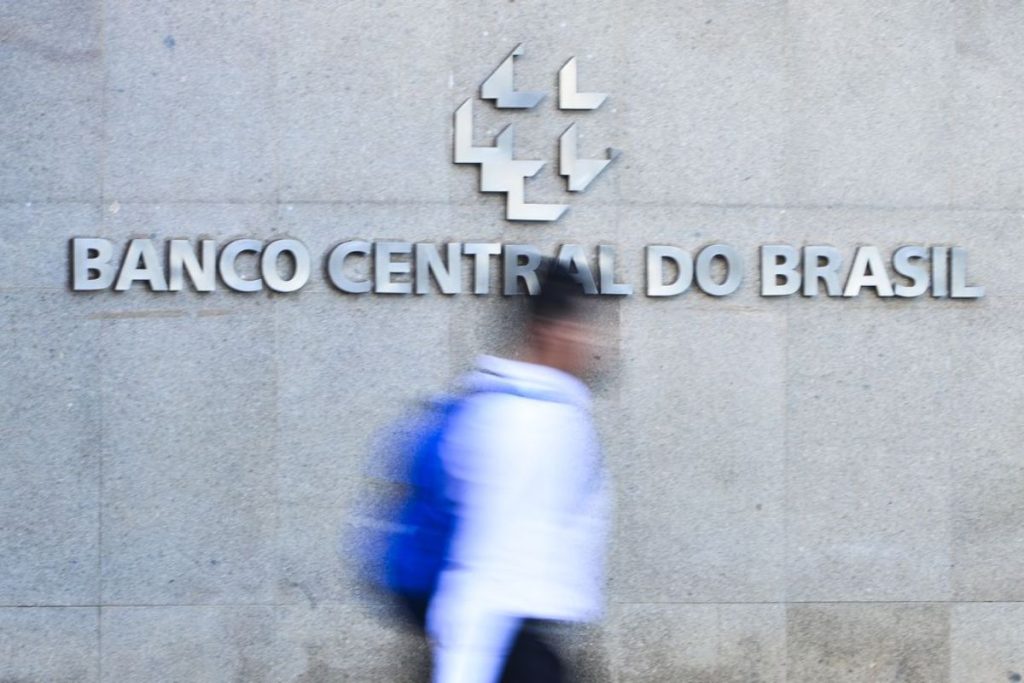 brasileiros-esquecem-r-22-bi-em-grupos-de-consorcio-segundo-bc