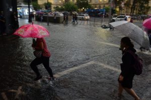 Defesa Civil de SP alerta para chuvas