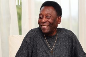 Internado, Pelé não responde à quimioterapia e recebe cuidados paliativos, diz jornal