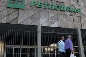 Petrobras-assina-venda-de-participação-em-dois-campos-em-Santos 