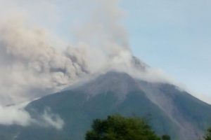 vulcao-de-fogo-entra-em-erupcao-na-guatemala