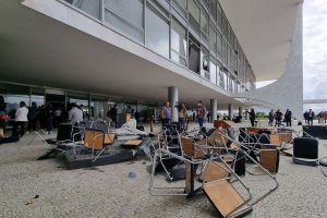 AGU criará força-tarefa para cobrar indenizações por danos em Brasília