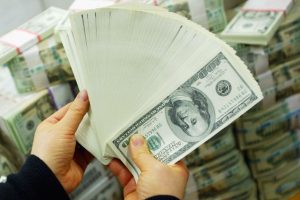 Dólar fecha com estabilidade a R$ 5,17 após declaração de Padilha