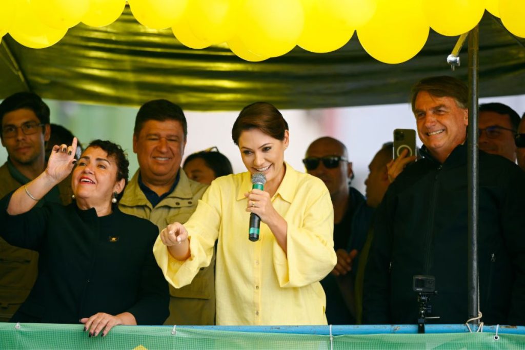 Michelle Bolsonaro é opção no lugar de Jair à Presidência, diz presidente do PL