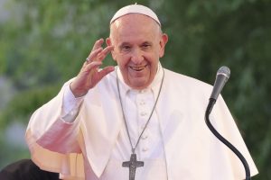 ‘Ser homossexual não é crime’, afirma Papa Francisco