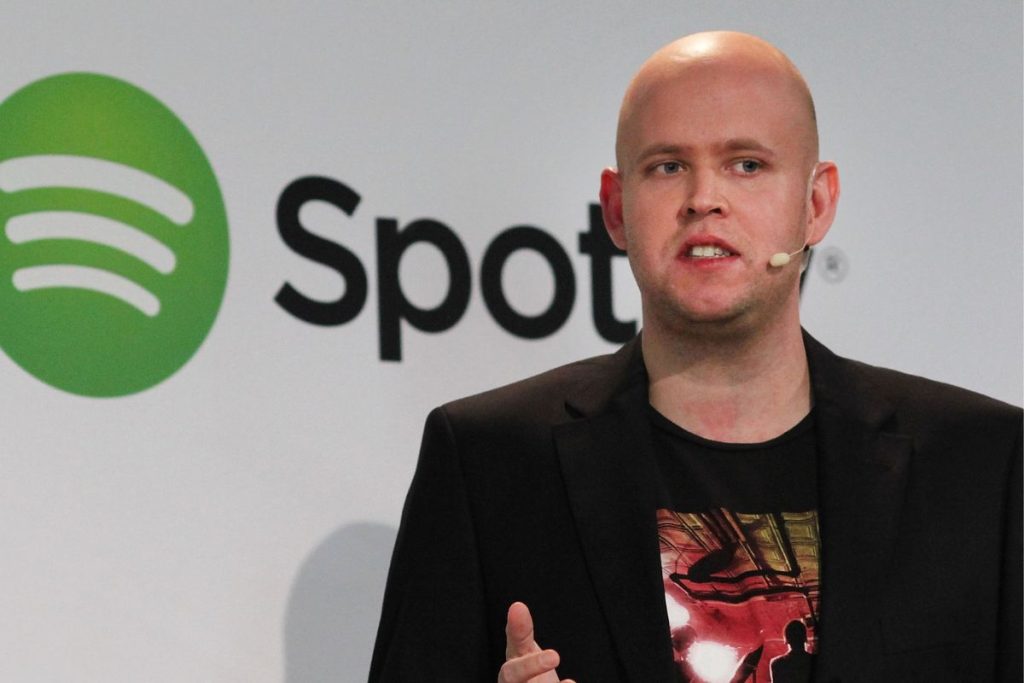 Spotify anuncia demissão de quase 600 funcionários