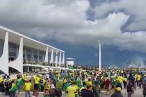 terrorismo-em-brasilia-o-que-e-intervencao-militar