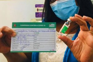 Covid-19 Tarcísio de Freitas sanciona projeto contra comprovante de vacinação em São Paulo