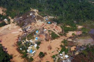 Garimpeiros ganham extensão de prazo para deixar território Yanomami
