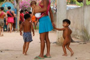 Governo Federal apura denúncia de 30 meninas yanomamis grávidas de garimpeiros