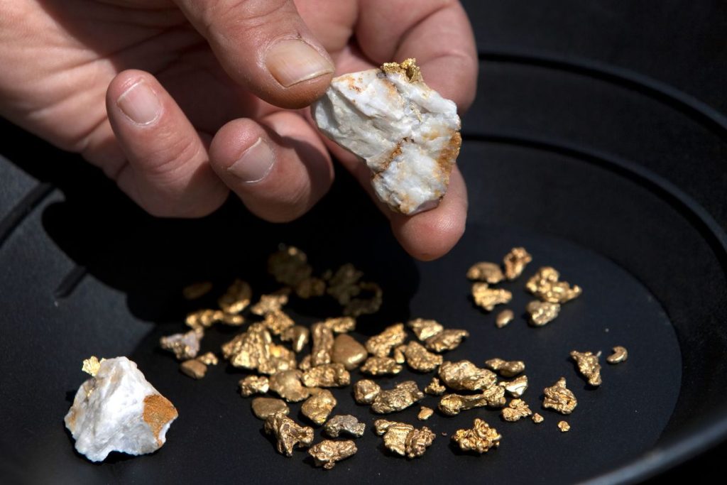 Maioria do ouro vendido no país em 2021 tem indício de ilegalidade
