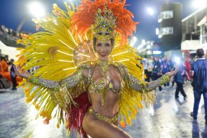 Musas de escolas de samba revelam quanto custa desfilar no Carnaval