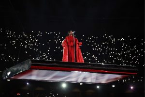 Rihanna anuncia segunda gravidez no Super Bowl