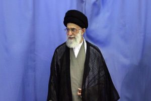 Envenenamento de estudantes no Irã líder supremo do país ordena punição