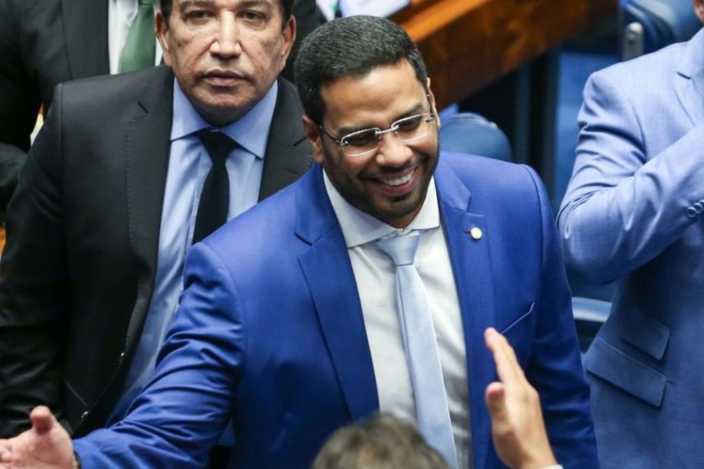 ex-deputado-federal-por-roraima-toma-posse-como-ministro-do-tcu