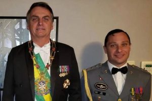 Polícia Federal intima Bolsonaro a depor sobre joias