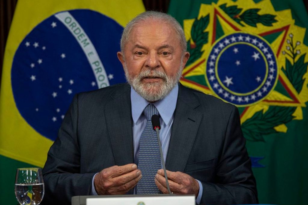 Lula pede que ministros não anunciem publicamente qualquer projeto sem aval do Planalto