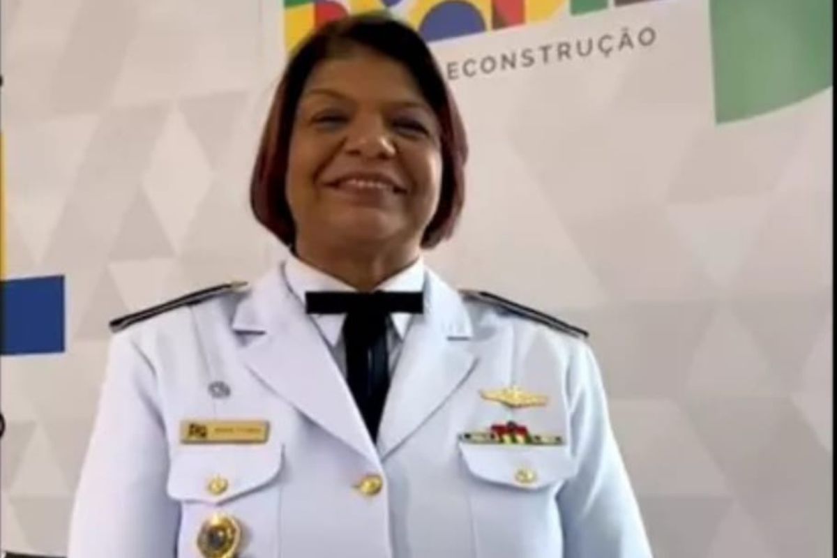 Feminino * presidente - presidenta I * aspirante - aspiranta almirante -  almiranta * soldado - soldada * general - generala