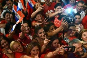 Paraguai vai às urnas hoje; partido Colorado está na corda bamba