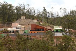 Tragédia em Mariana: 4 famílias recebem chaves de casas reconstruídas 