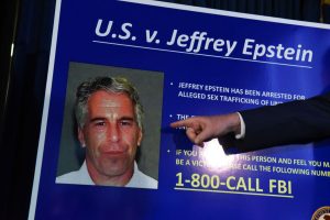Pedófilo Jeffrey Epstein tentou extorquir Bill Gates por relacionamento extraconjugal