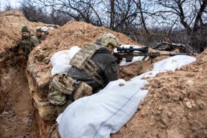 A batalha pela cidade de Bakhmut: Russos avançam por dentro e ucranianos por fora