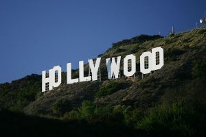 Roteiristas de Hollywood entram em greve nesta 3ª-feira; saiba dos impactos