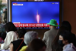Coreia do Norte lança satélite espacial; Japão e Coreia do Sul entram em alerta