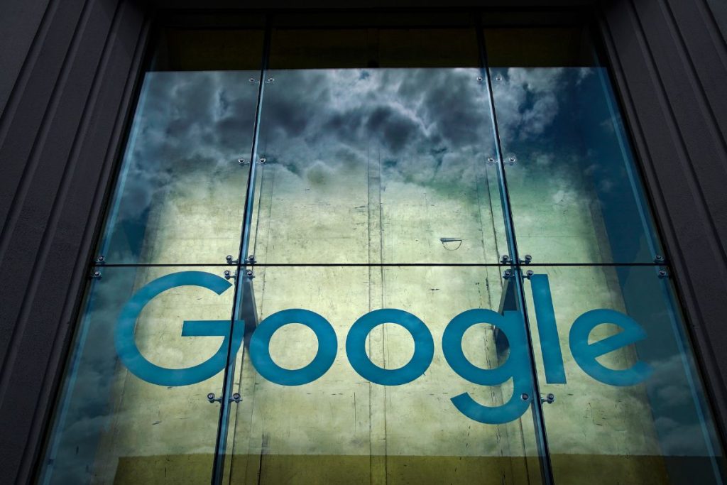 PGR pede inquérito contra dirigentes do Google e do Telegram