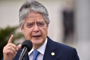 Presidente do Equador dissolve o parlamento e convoca novas eleições