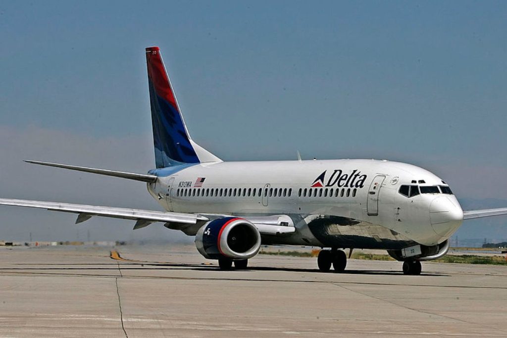 Um funcionário de aeroporto morreu após ser sugado pela turbina de um avião nos Estados Unidos. O caso foi classificado como suicídio