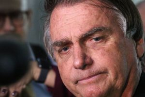 Autoridades e políticos reagem à inelegibilidade de Bolsonaro - tanto favoráveis como contrários à votação final.