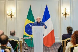 Lula evita falar sobre grupo de mercenários que se voltou contra Putin