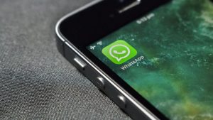 O aplicativo WhatsApp vai deixar de funcionar em 35 tipos de aparelhos celulares a partir desta segunda-feira (31).
