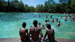 Os afogamentos são a causa de 5,7 mil mortes por ano no país, segundo a Sociedade Brasileira de Salvamento Aquático (Sobrasa).