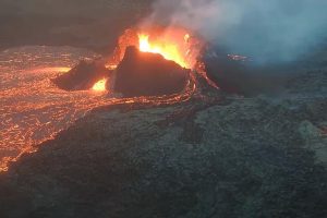 Câmeras registram 'nascimento' de um vulcão na Islândia; veja o vídeo