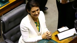 Michelle Bolsonaro será intimada pela PF a depor sobre suposta tentativa de venda ou apropriação de joias e outros presentes.