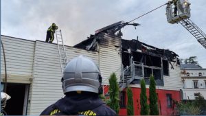 Incêndio em casa de repouso para pessoas com deficiência deixa 9 mortos na França