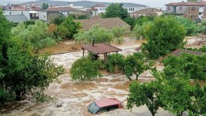As enchentes provocadas por chuvas torrenciais na Bulgária, Grécia e Turquia resultaram em pelo menos sete mortes na terça-feira (5).