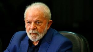 O TSE decidiu absolver Lula de irregularidade eleitoral em duas ações de investigação judicial eleitoral relativas à campanha do ano passado.