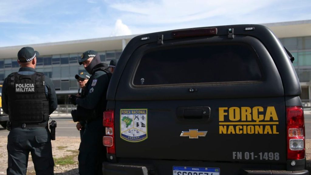 Cento e cinquenta agentes da Força Nacional de Segurança começam a atuar no Rio de Janeiro nesta segunda-feira (16).