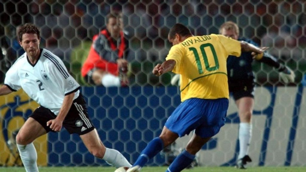 Rivaldo, campeão da Copa do Mundo de 2002, fez uma revelação curiosa sobre os bastidores do título. O ex-atleta admitiu que, embora tenha se tornado peça essencial na campanha, quase não disputou o Mundial da Fifa, à época.