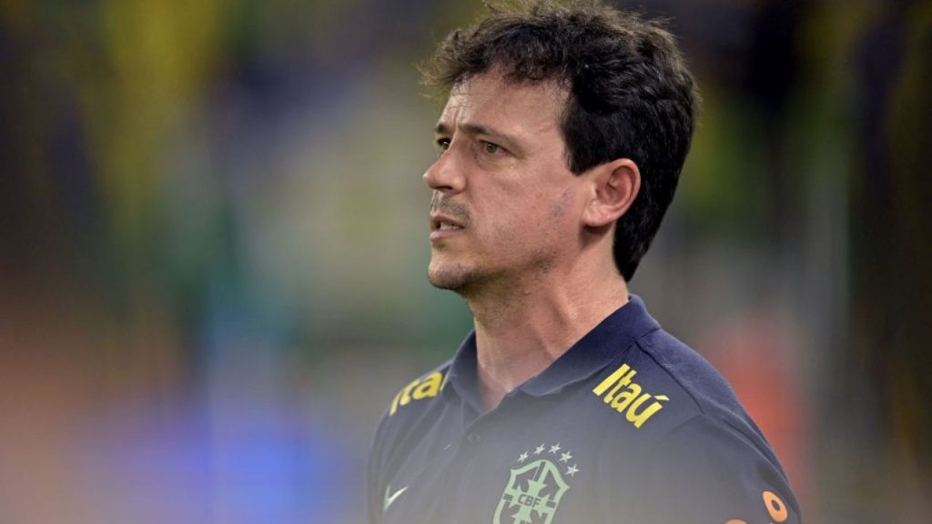 O técnico Fernando Diniz projetou o jogo da Seleção Brasileira, na noite desta terça-feira, 17, às 21h (horário de Brasília), contra o Uruguai, em Montevidéu.